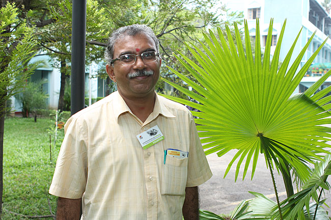 The Good Samaritan: Rajsankar Unnikrishnan is a Friends of Tibet member and Wellbeing Volunteer who lives at Ottapalam, a small town in the Palghat District of Kerala, India. Many Friends of Tibet volunteers remember him as a person who came to seek medical help for diabetic neuropathy walking on crutches with help of two others. Today he takes care of more than 50-75 patients from Ottapalam and Palghat through the Wellbeing Programme at Kochi organised jointly by Friends of Tibet and Men-Tsee-Khang. (Photos: Girish Kumar PG)