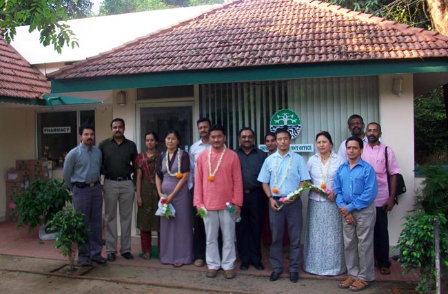 Dr Dorjee Rapten Neshar, Dr Tara Ngawang Lodoe, Tsering Dikyi and Tsering Dolma of Men-Tsee-Khang were given a reception at the Nagarjuna Ayurvedic Centre at Okkal, Kalady, Kerala on January 22, 2011. Ajayaraj Palasseri (Director), Dr V Madhavachandran (Manager, R&D), Dr K Krishnan Namboodiri (Chief Physician), Dr C Manoj Kumar (Chief Physician), Eldtho Mathew and Sethu Das of Friends of Tibet next to them. (Photos: Friends of Tibet)
