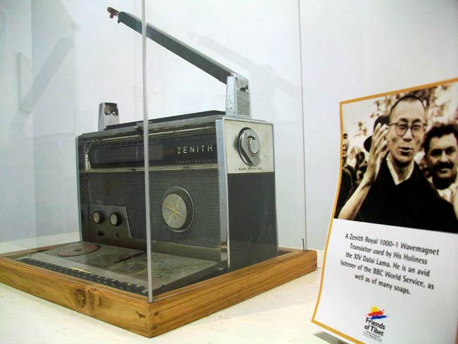 A Zenith Royal 1000-1 Wavemagnet Transistor used by His Holiness the XIV Dalai Lama on display at Kashi Art Cafe. (Photos: Friends of Tibet)