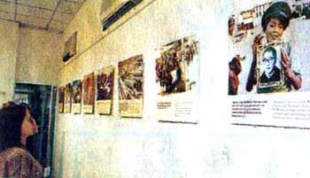 viewing exhibition of photos about Tibet 