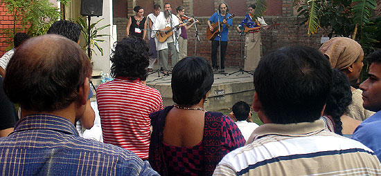 
Team Dharma Bums Performs during the 'Conference for an Indenpendence Tibet' at the Gandhi Peace Foundation on June 23, 2007. Founded by songwriter-activist Phil Void in the early 70s, the 'Dharma Bums' has performed all over the world for cause of a Free Tibet. The group was started as a loose collection of musicians seeking enlightenment. JJI Exile Brothers, a popular Tibetan music and solo Tibetan singer Jampa also performed during the 'Conference for an Independent Tibet'. (Photo: Friends of Tibet)
