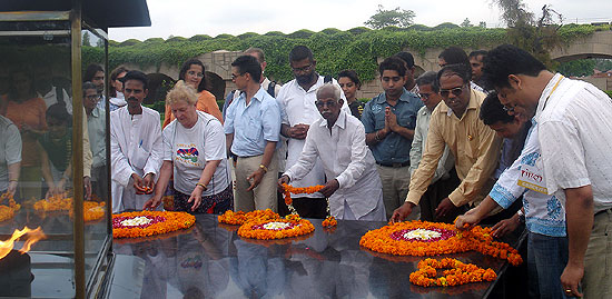 9am, June 23, 2007: Delegates of the first-ever 'Conference for An Independent Tibet' begins their day from Raj Ghat, Samadhi of Mahatma Gandhi by offering prayers. Gandhi who advocated achieving independence through peaceful means, repeatedly reminded the British that 'they are free to live in India as brothers and sisters, not as rulers'. (Photo: Friends of Tibet)