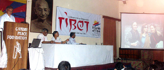 'Tibet Of Our Minds: A Journey's End': Shri Vijay Crishna - avid mountaineer, theater personality and the Managing Director of Godrej Upstreams with his audio-visual presentation titled 'Tibet Of Our Minds: A Journey's End' on June 23, 2007. (Photo: Friends of Tibet)