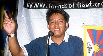 Karma Yeshi moderates the discussion