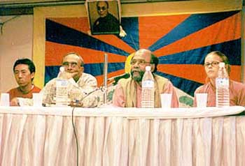 Prof Prabodh Parikh (third from left) Moderating the Discussion